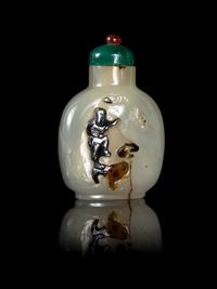 A Carved Silhouette Agate Snuff Bottle