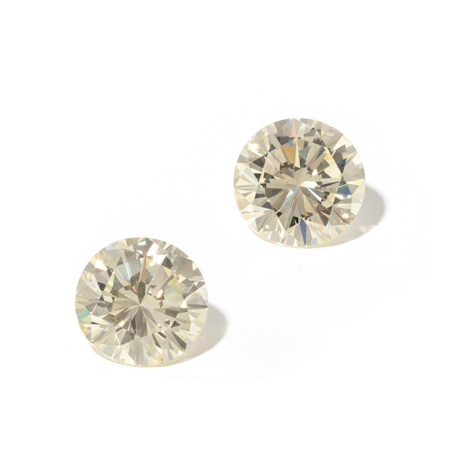 DIAMOND STUD EARCLIPS