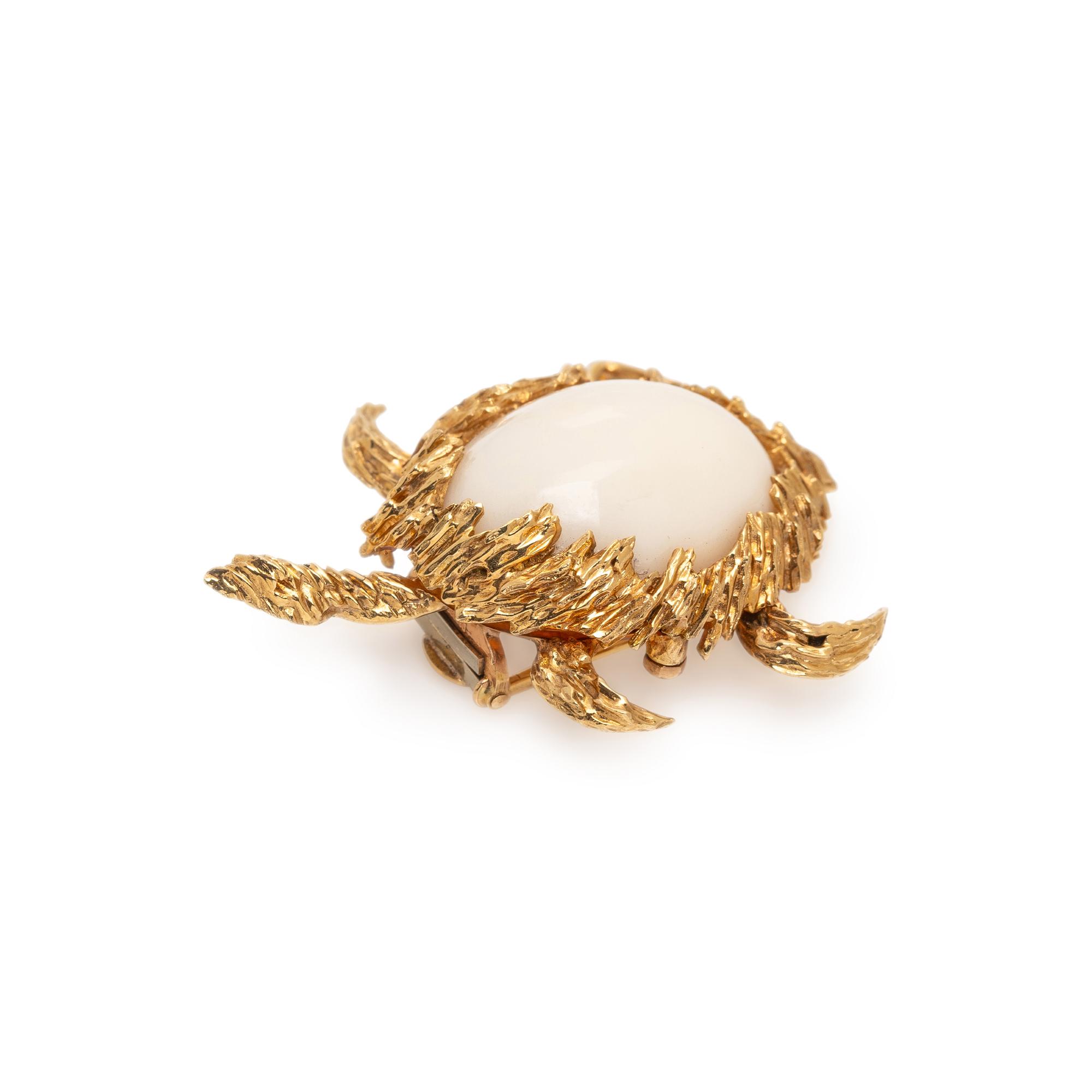 CHAUMET, YELLOW GOLD AND ANGEL SKIN CORAL TURTLE BROOCH
