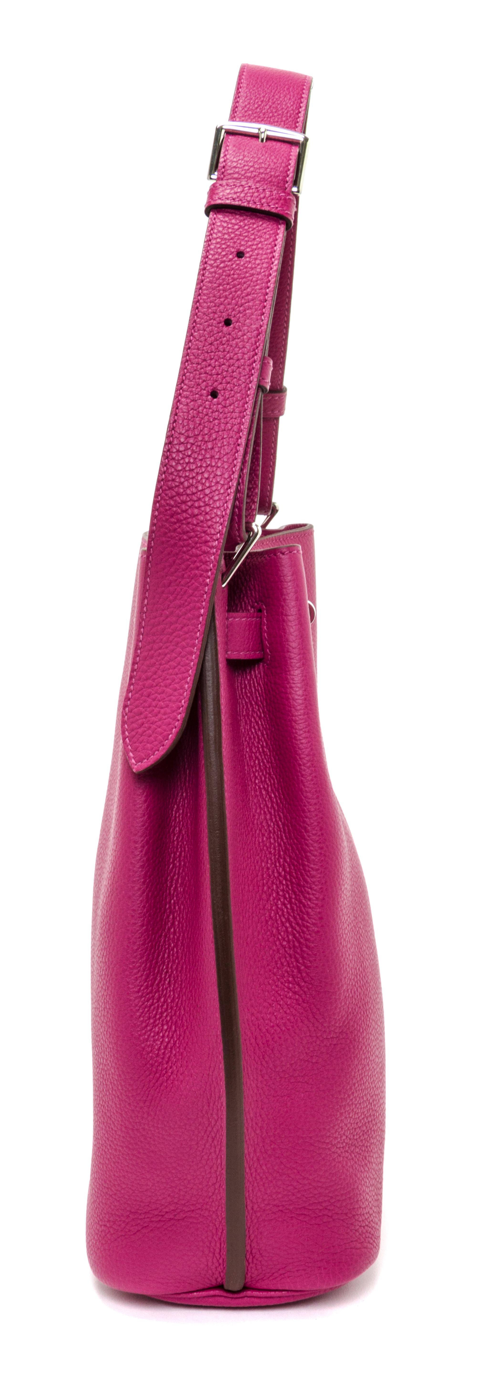 An Hermes Rubis Togo 22cm So-Kelly Handbag, 9" x 11" x 4.5".