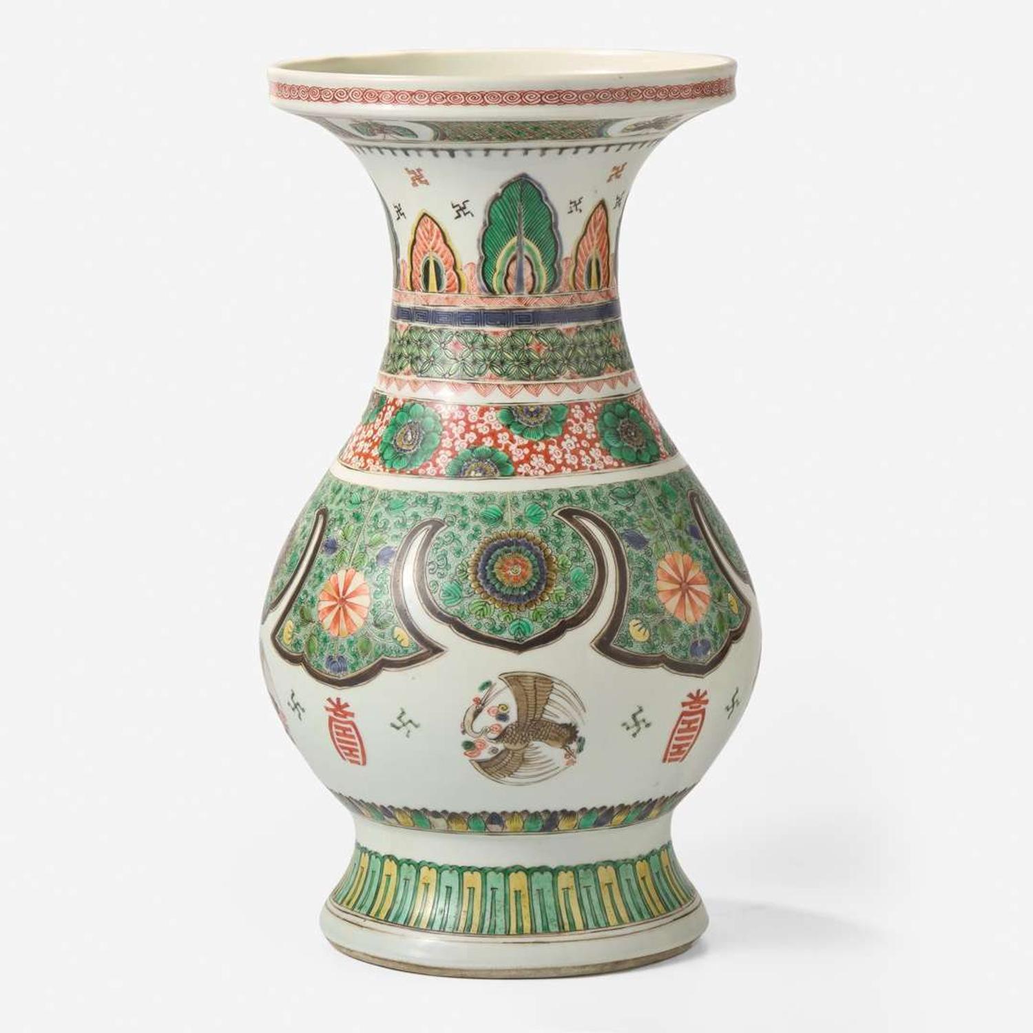A Chinese famille verte decorated vase 素三彩花瓶 Probably Kangxi period ? ???