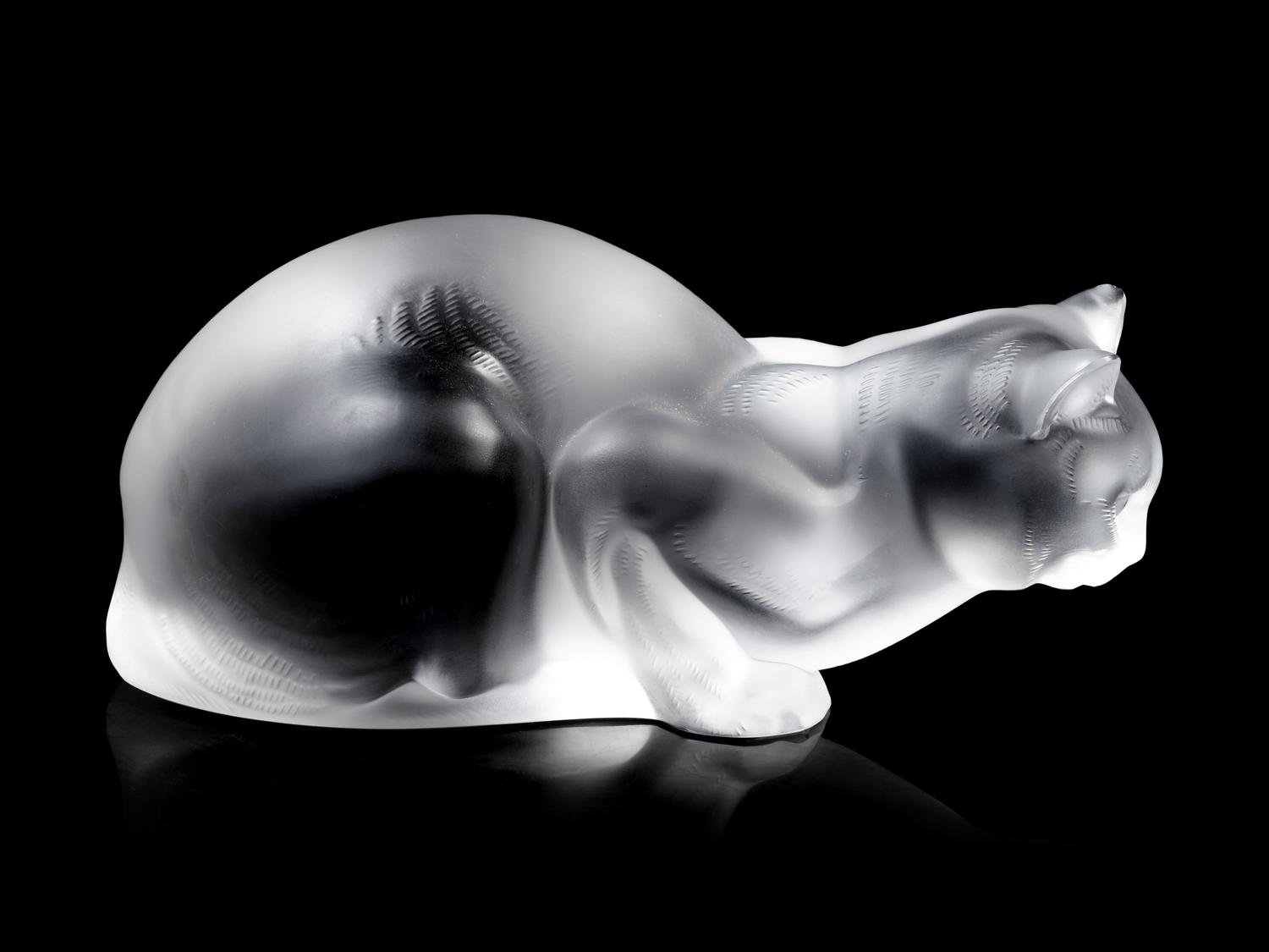 A Lalique Chat Couché Figure