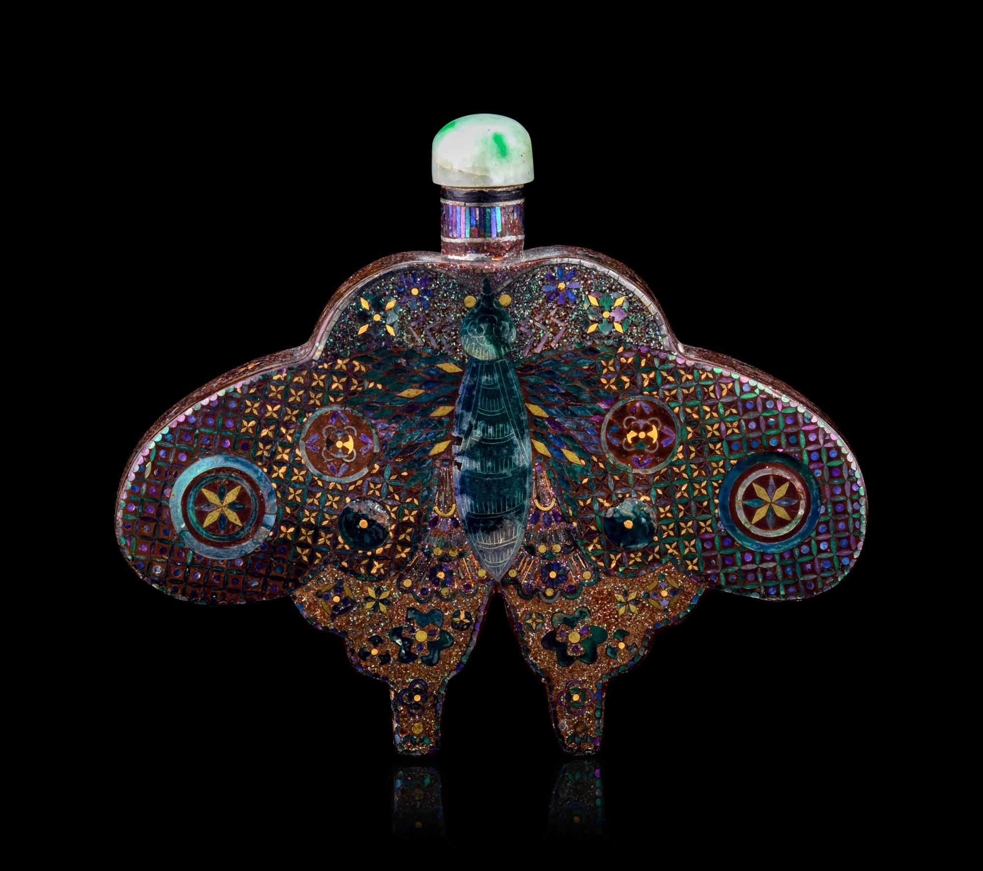 A Japanese Lac-Burgauté 'Butterfly' Snuff Bottle