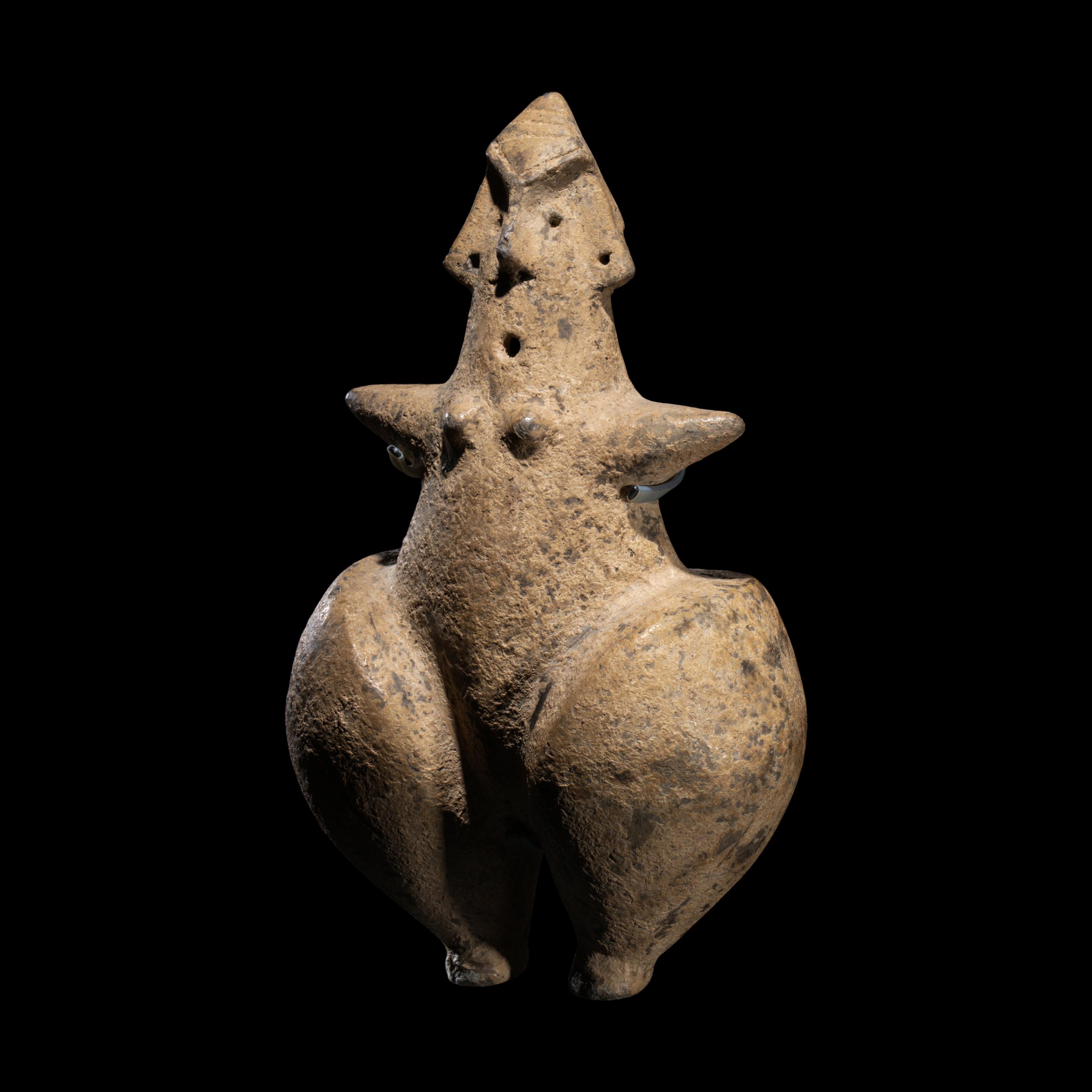 An Amlash Terracotta Female Figure