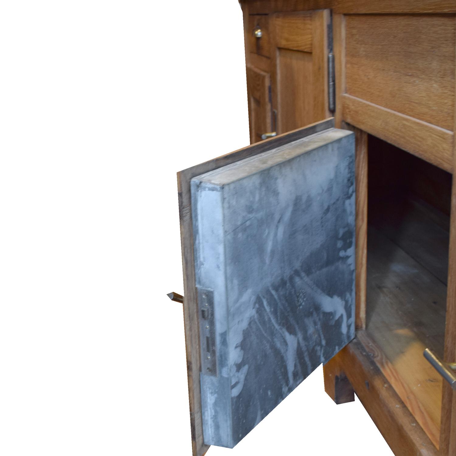 An Oak, Zinc and Copper Cafe Bar 78" W x 26" D x 57.5" H — France, Circa 1920