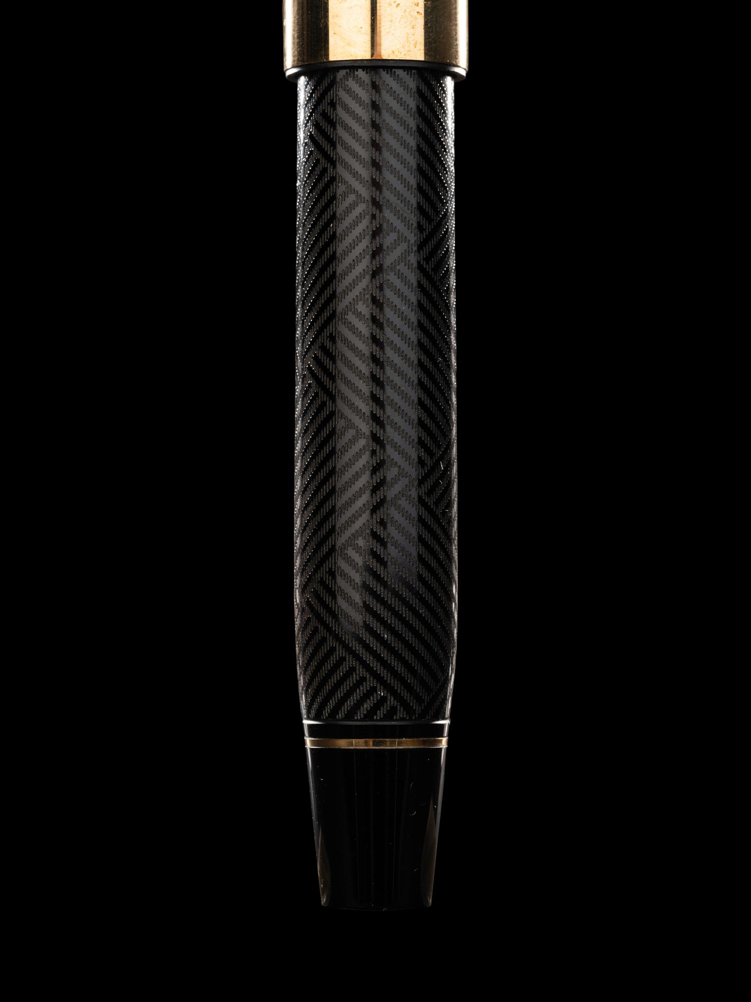 Conway Stewart: Churchill-Ebonite and Gilt Trim Limited Edition Ballpoint Pen