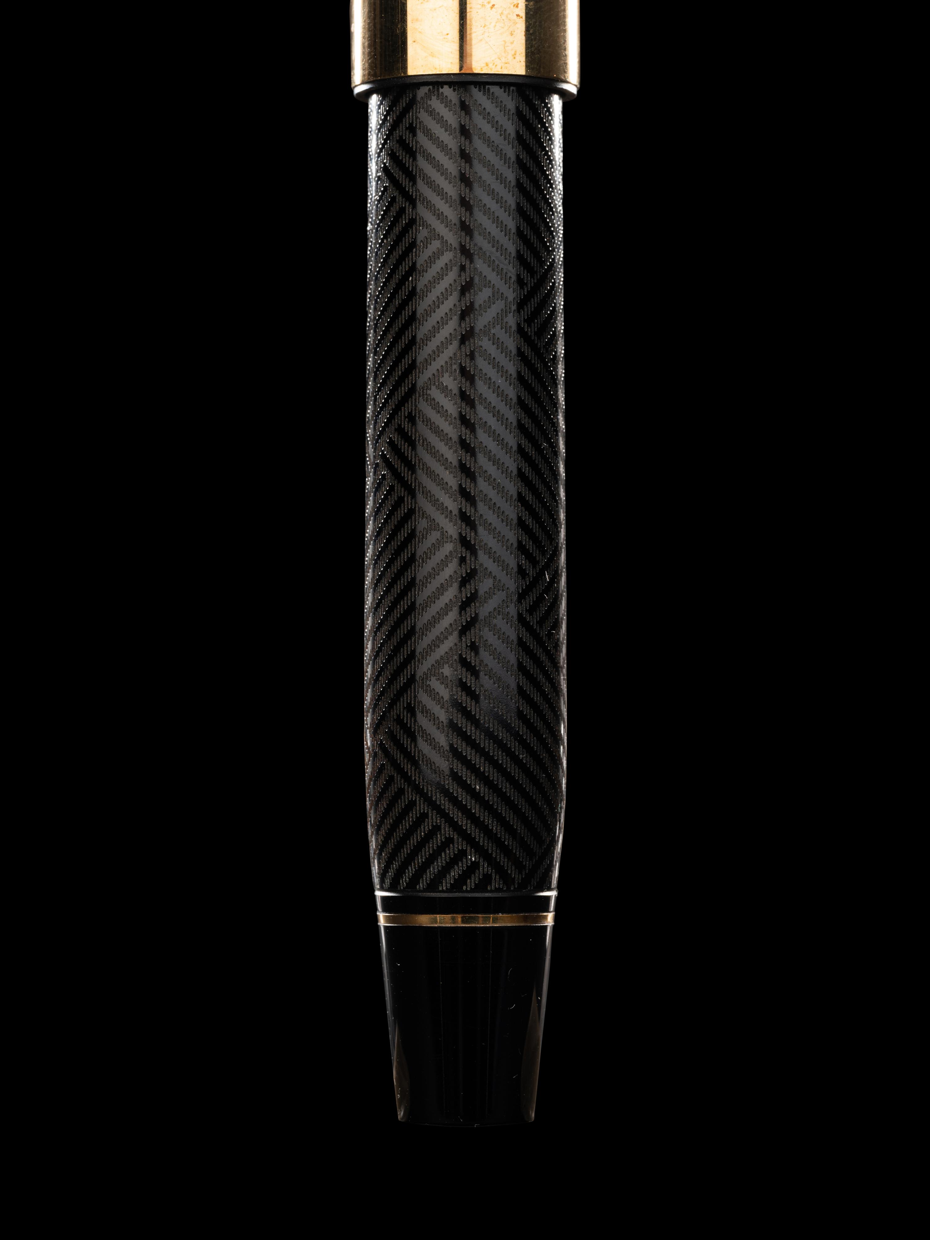 Conway Stewart: Churchill-Ebonite and Gilt Trim Limited Edition Ballpoint Pen
