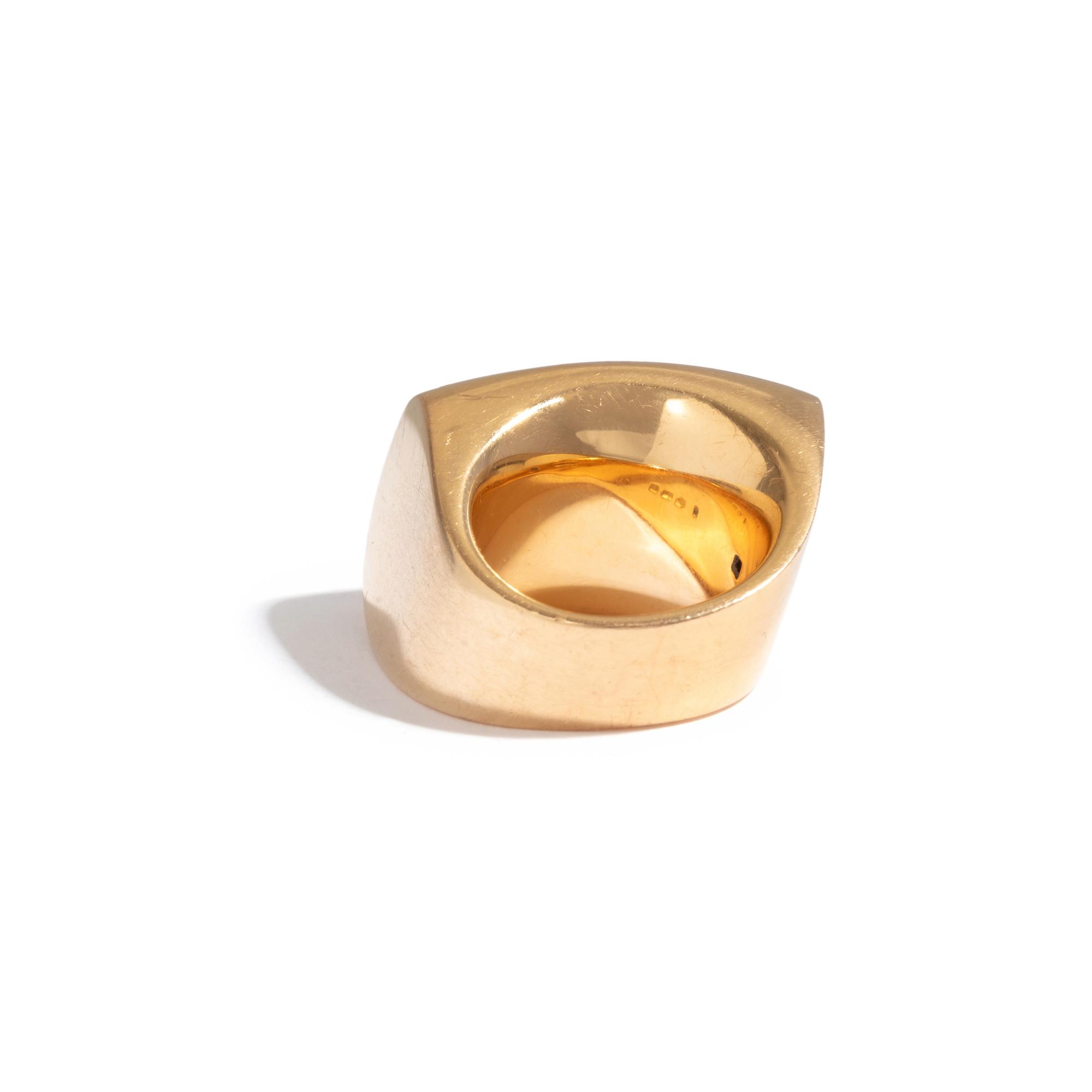 VHERNIER, YELLOW GOLD AND CARNELIAN 'PLATEAU' RING