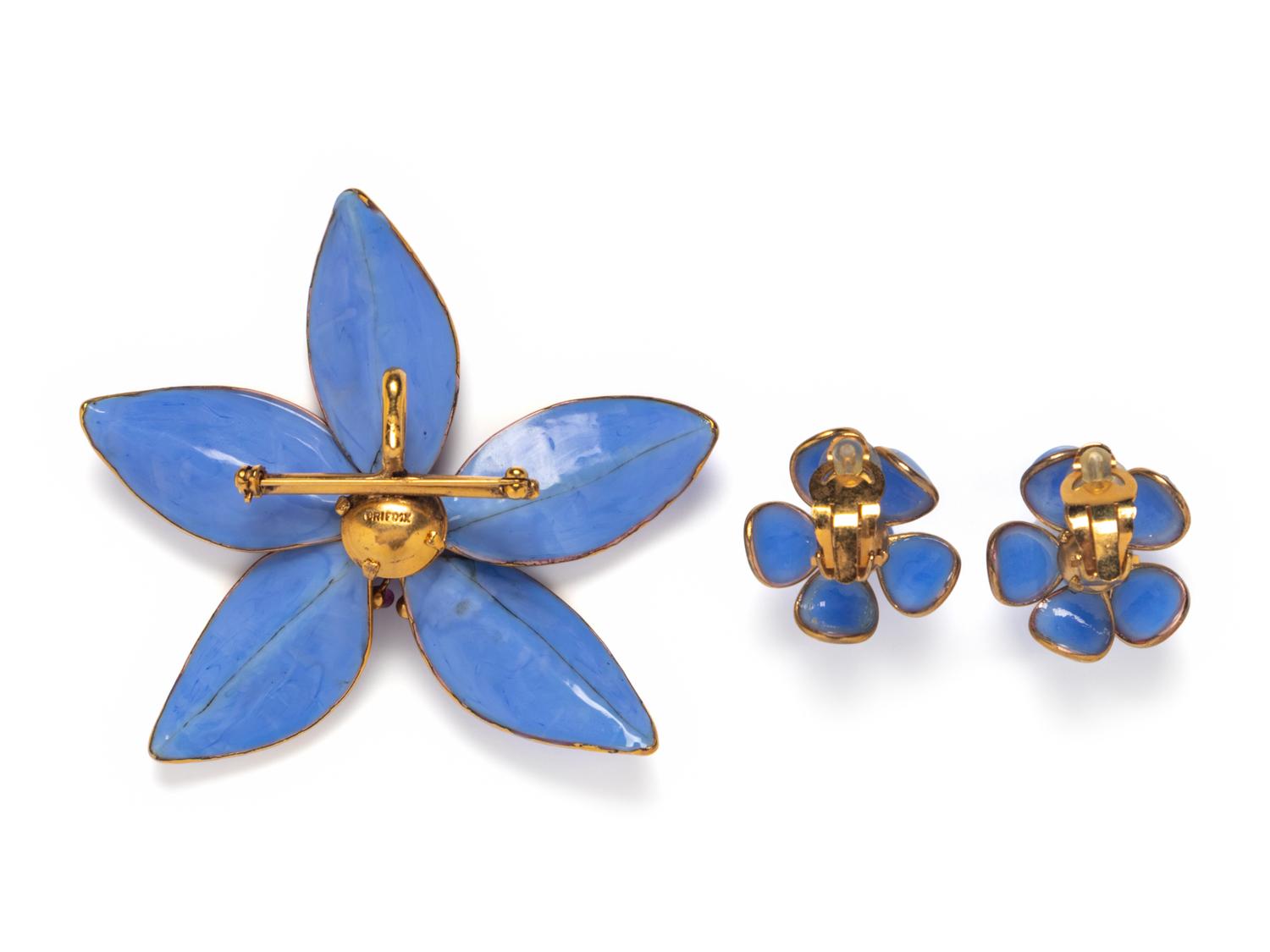 GRIPOIX, COSTUME JEWELRY BROOCH AND MATCHING EARRINGS