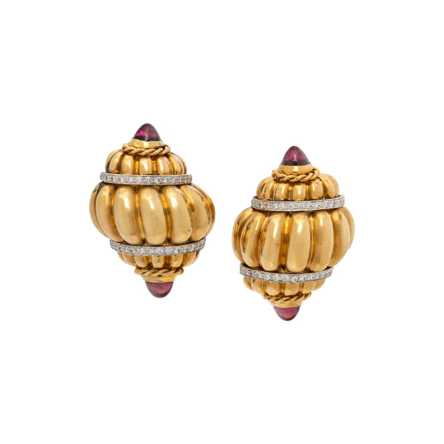 VALENTIN MAGRO, YELLOW GOLD, DIAMOND AND GARNET SHELL EARRINGS
