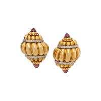 VALENTIN MAGRO, YELLOW GOLD, DIAMOND AND GARNET SHELL EARRINGS