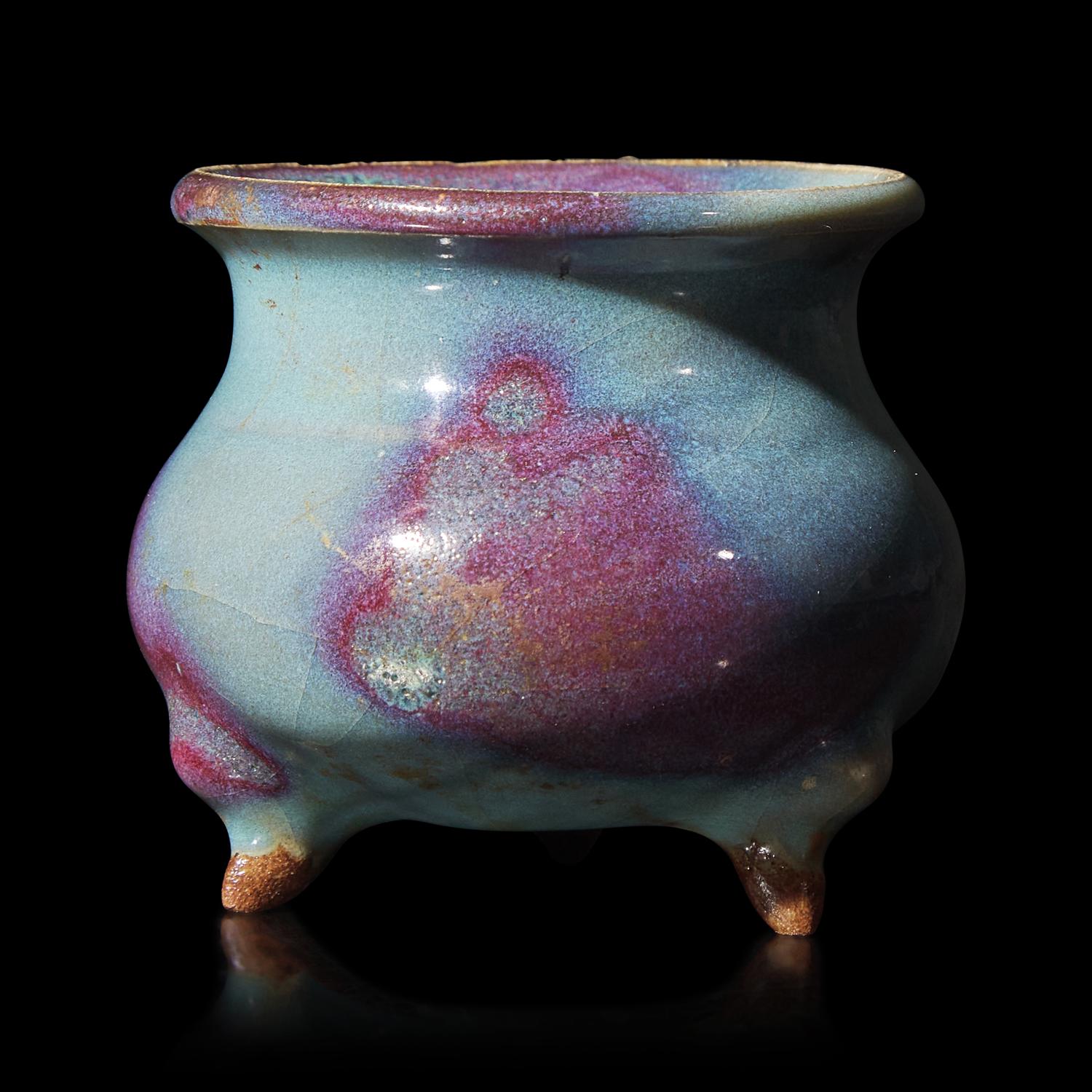 A Small Chinese Junyao Tripod Censer, Jin/Yuan Dynasty 金/元 鈞窯紫斑三足爐