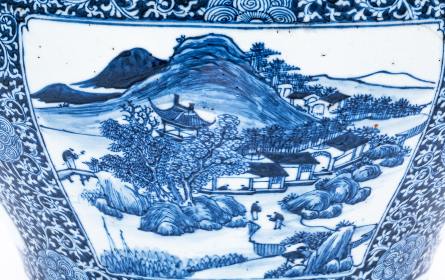 A Chinese Export Blue and White Porcelain Jardinière