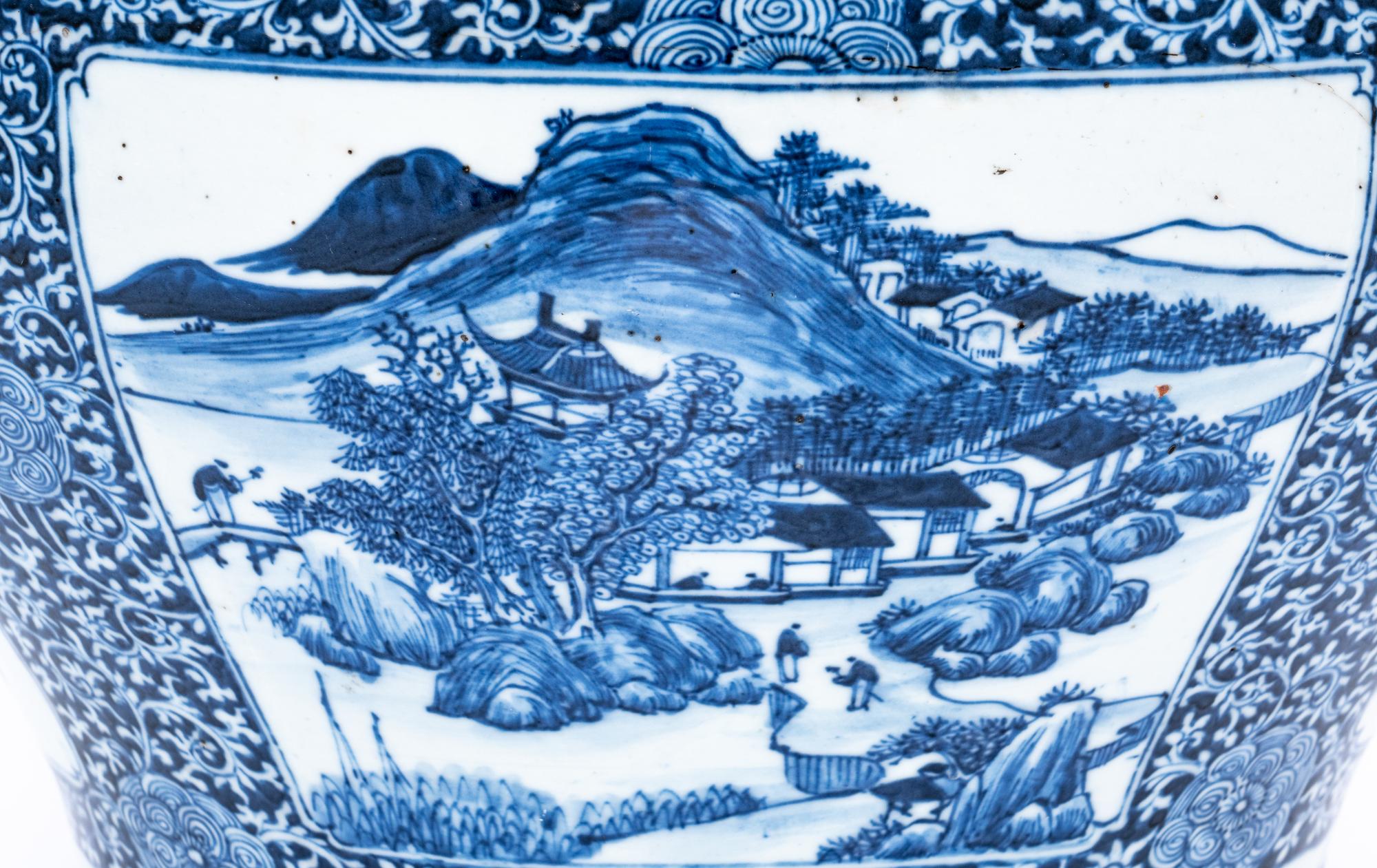 A Chinese Export Blue and White Porcelain Jardinière