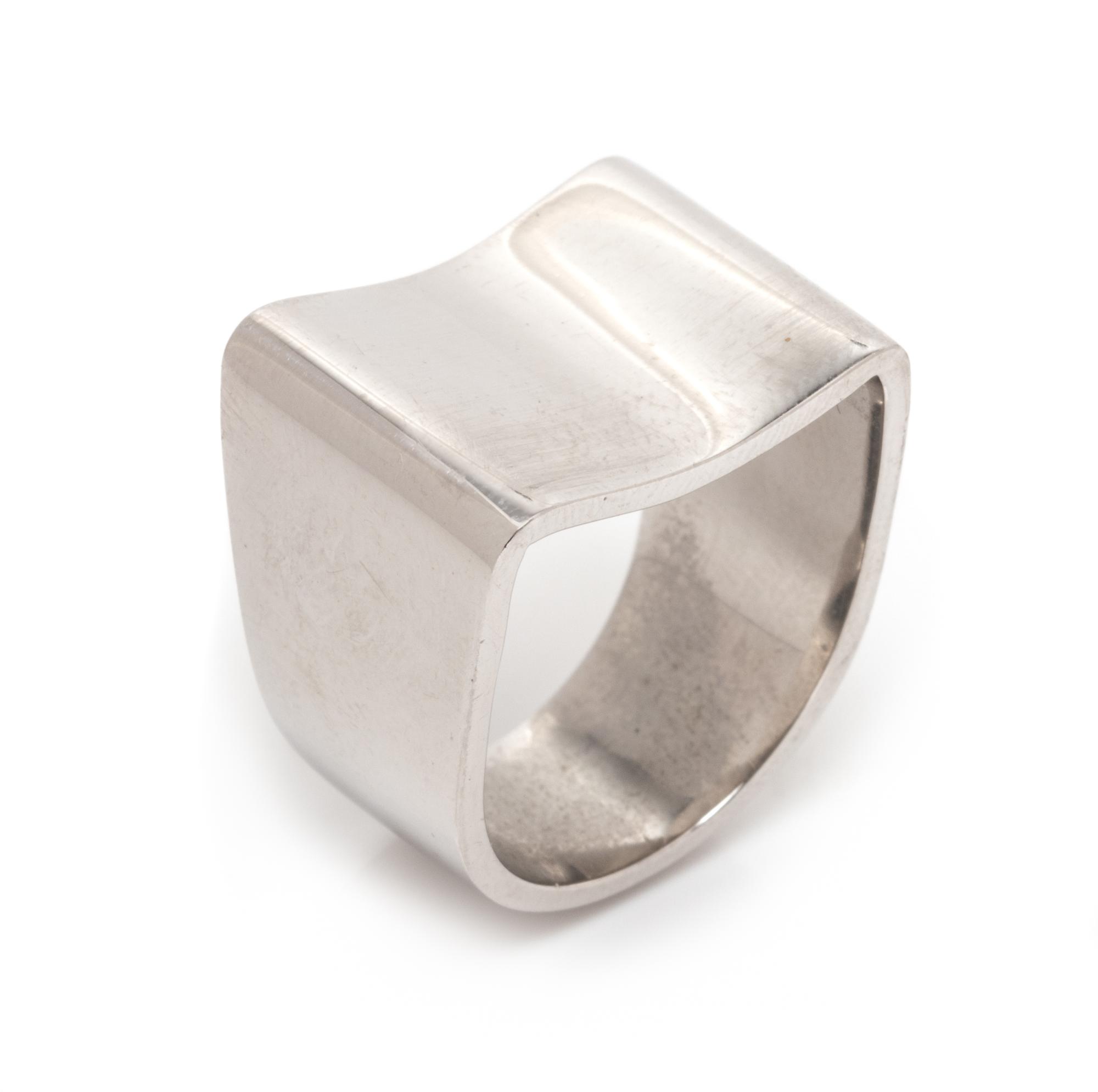 MODERNIST, PLATINUM RING