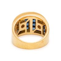 SAPPHIRE AND DIAMOND RING