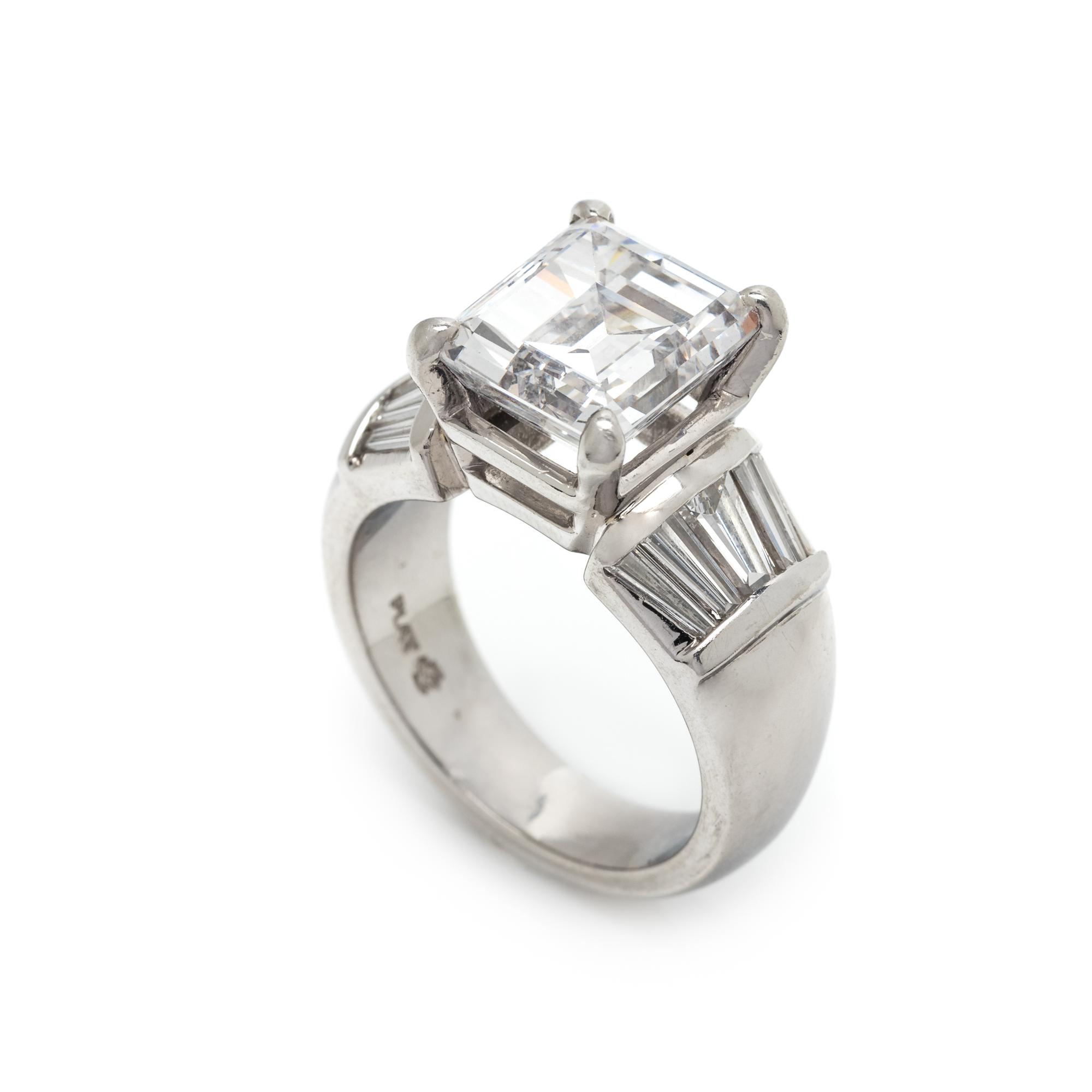 DIAMOND RING