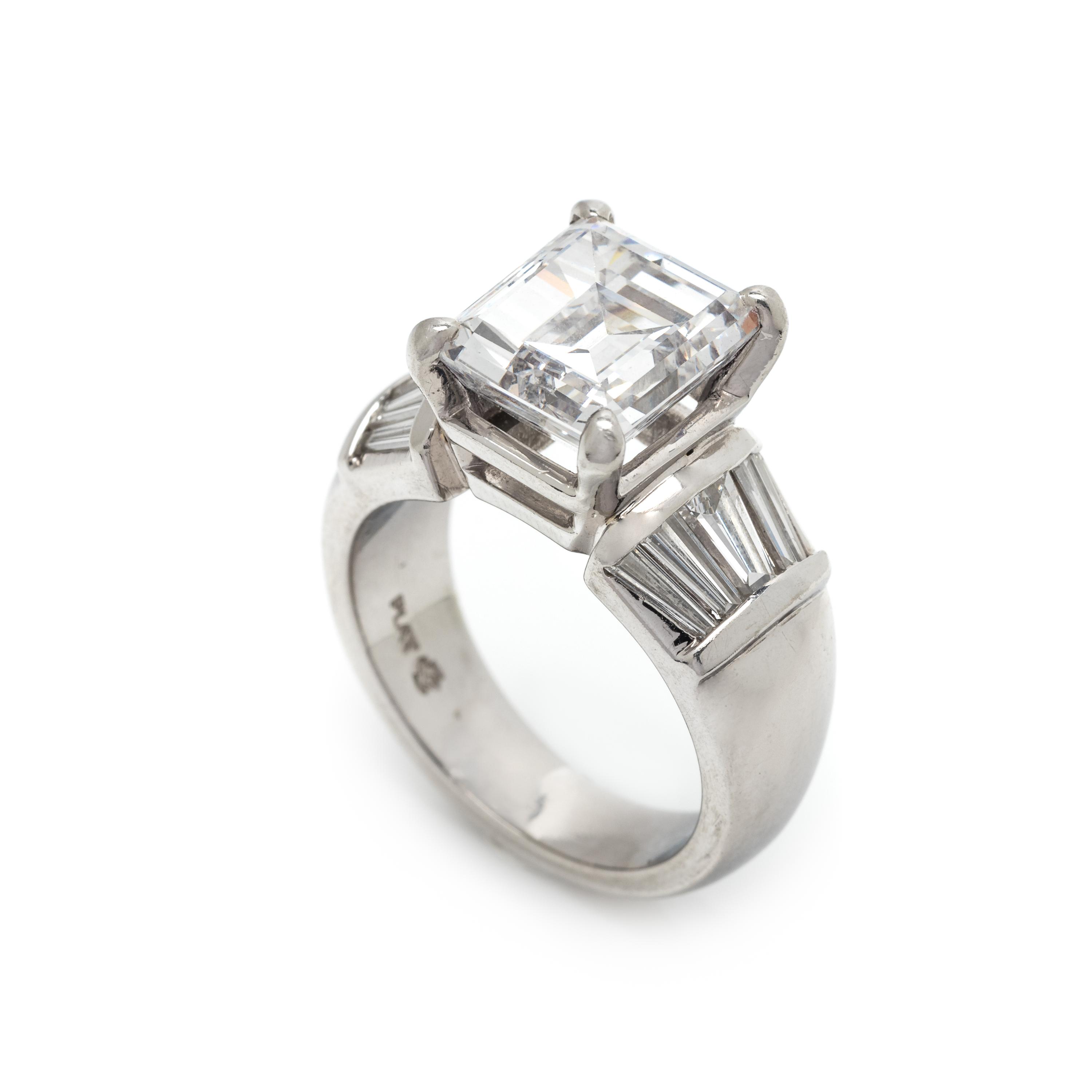 DIAMOND RING