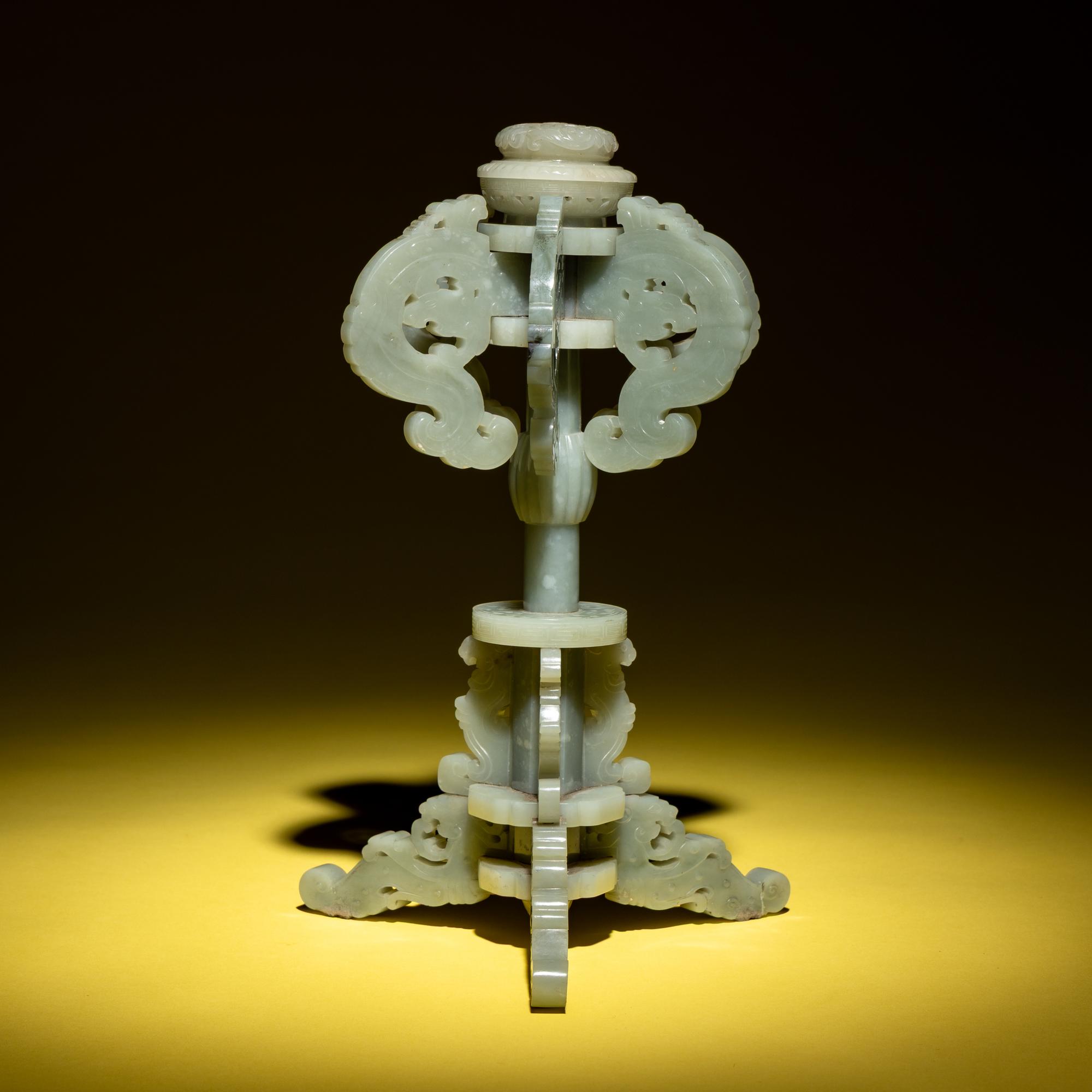 A Chinese Celadon Jade Hat Stand, 19th Century — 清晚期 青玉鏤雕夔龍紋冠架