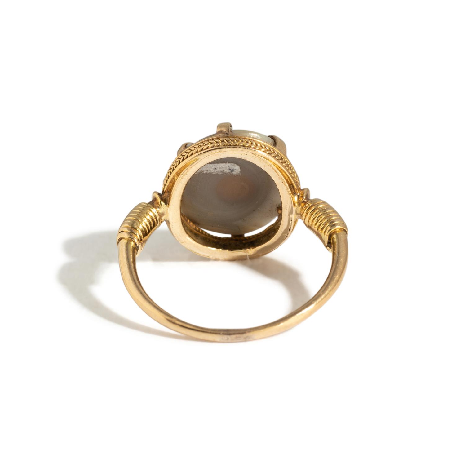 A Neoclassical Gold and Banded Agate Finger Ring with a Male Portrait Head