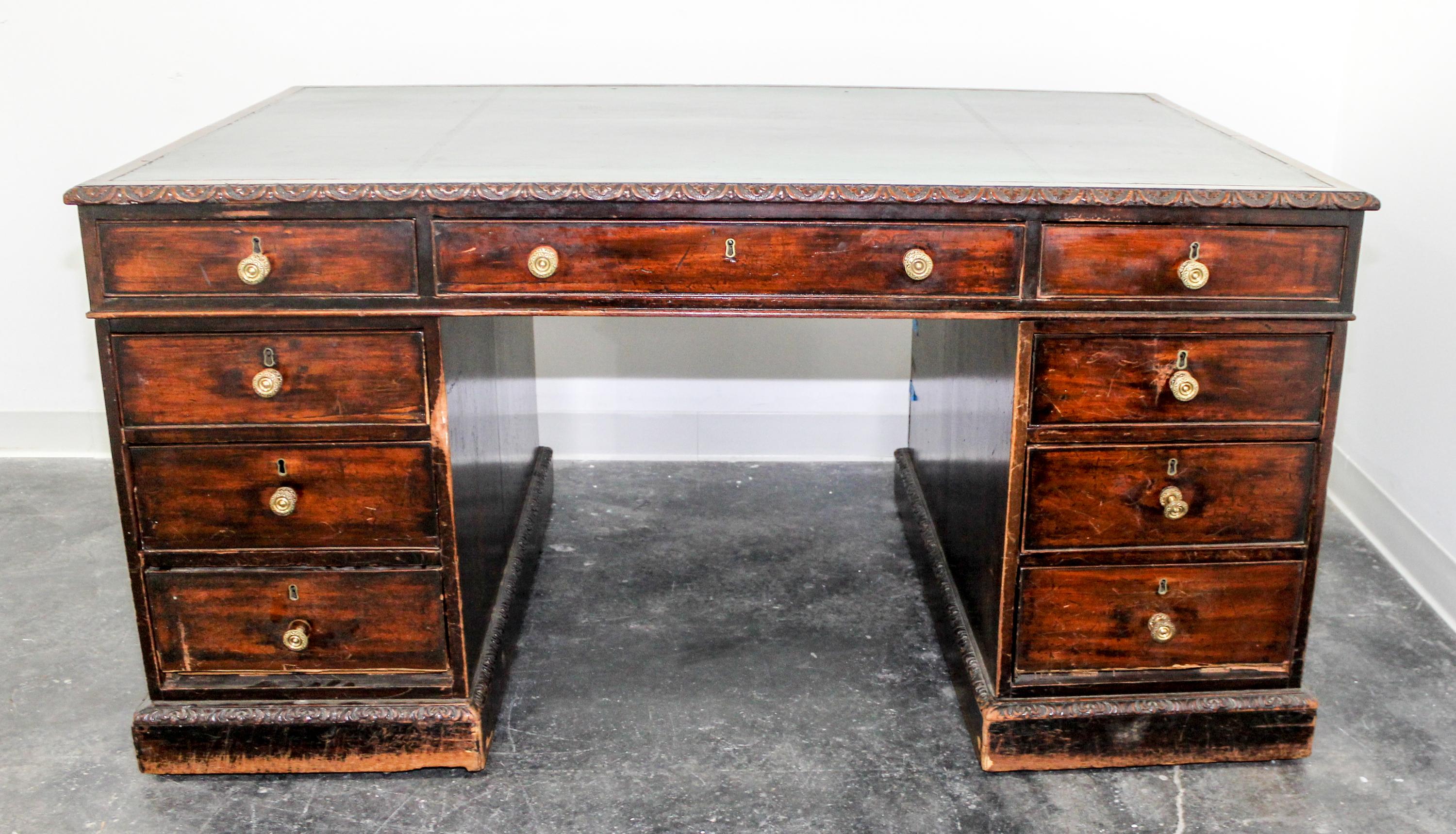 An English Mahogany Partners' Desk Height 29 3/4 x width 59 1/2 x depth 57 1/2 inches. — 19TH/20TH CENTURY