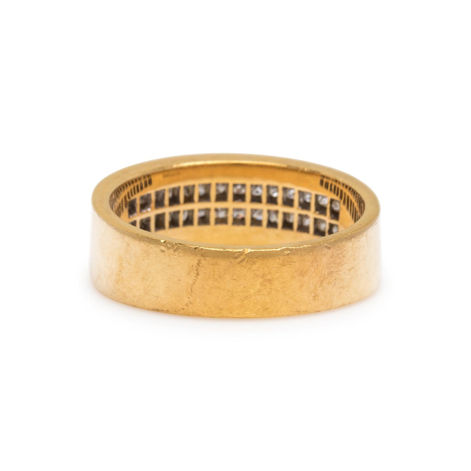 YELLOW GOLD AND DIAMOND RING