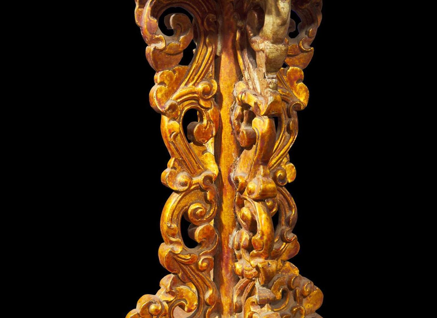 An associated pair of Chinese gilt-lacquered "Lotus" altar stands, Qing dynasty, 18th century or later 漆金蓮花燭臺或一對 清 十八世紀或更晚