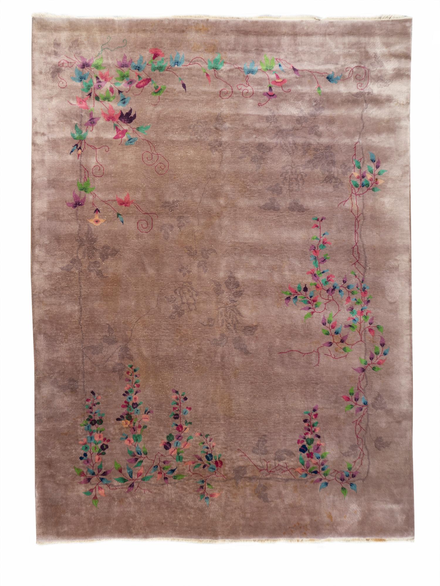 A Chinese Art Deco Rug — 20TH CENTURY