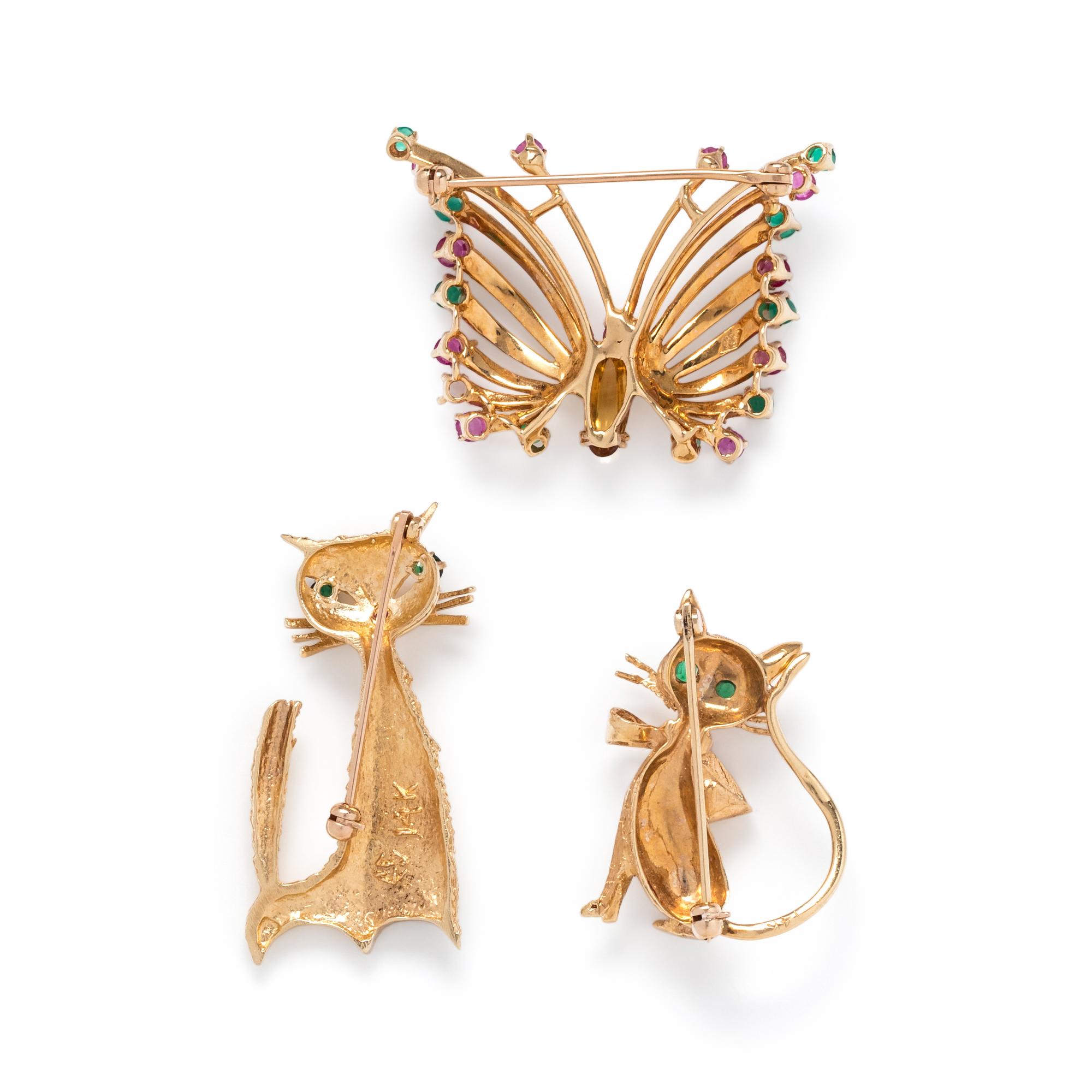 COLLECTION OF YELLOW GOLD AND GEMSTONE ANIMAL BROOCHES