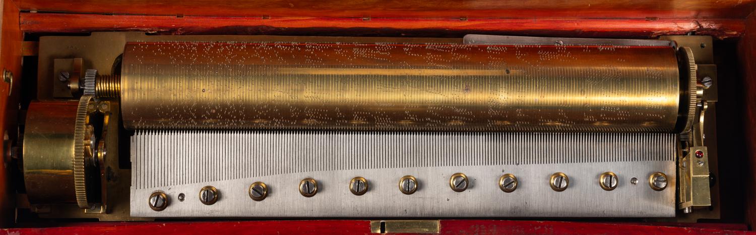 A Four-Air Mandoline Keywind Music Box
