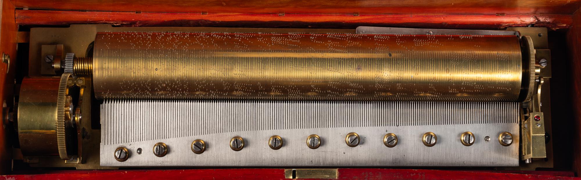 A Four-Air Mandoline Keywind Music Box