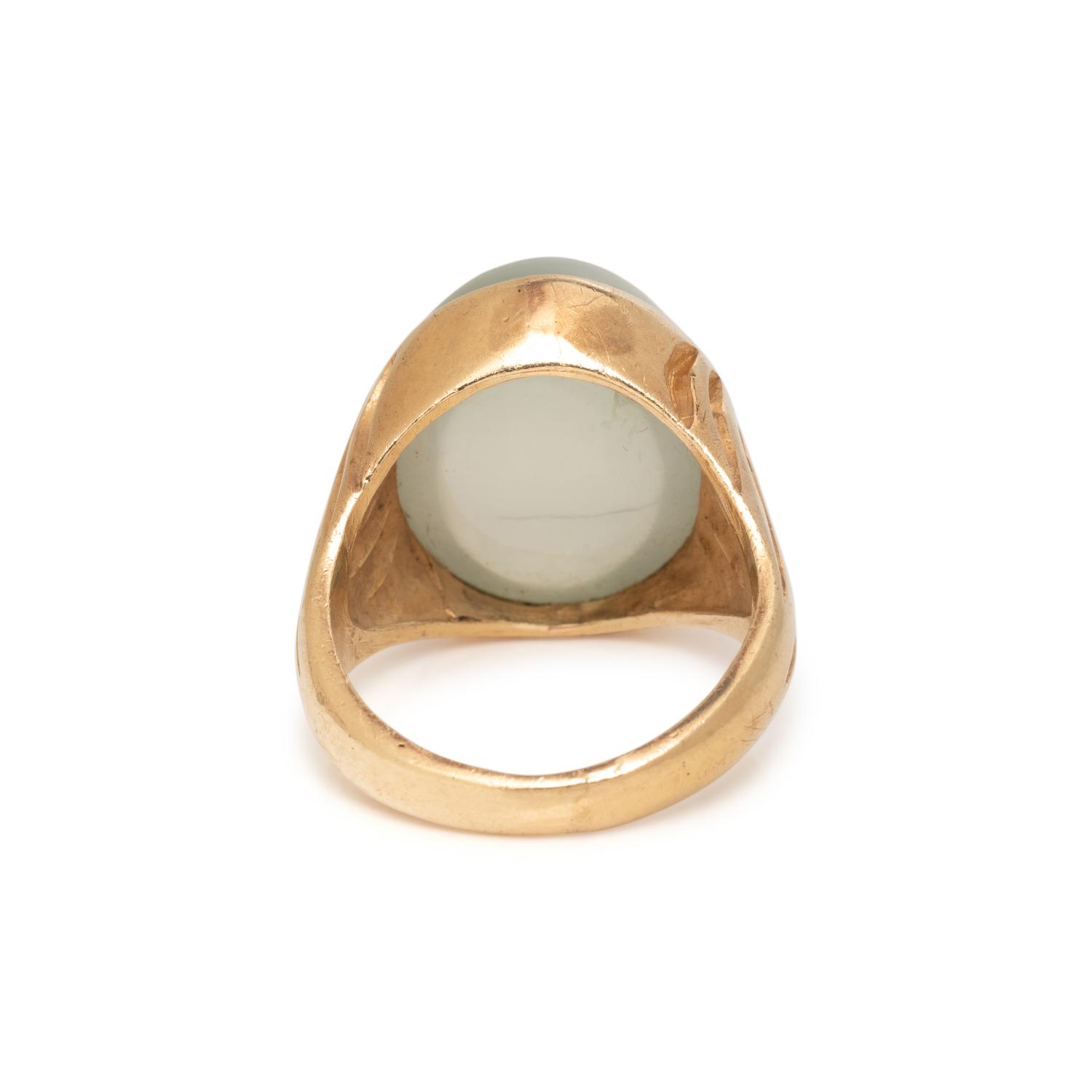 YELLOW GOLD AND MOONSTONE RING