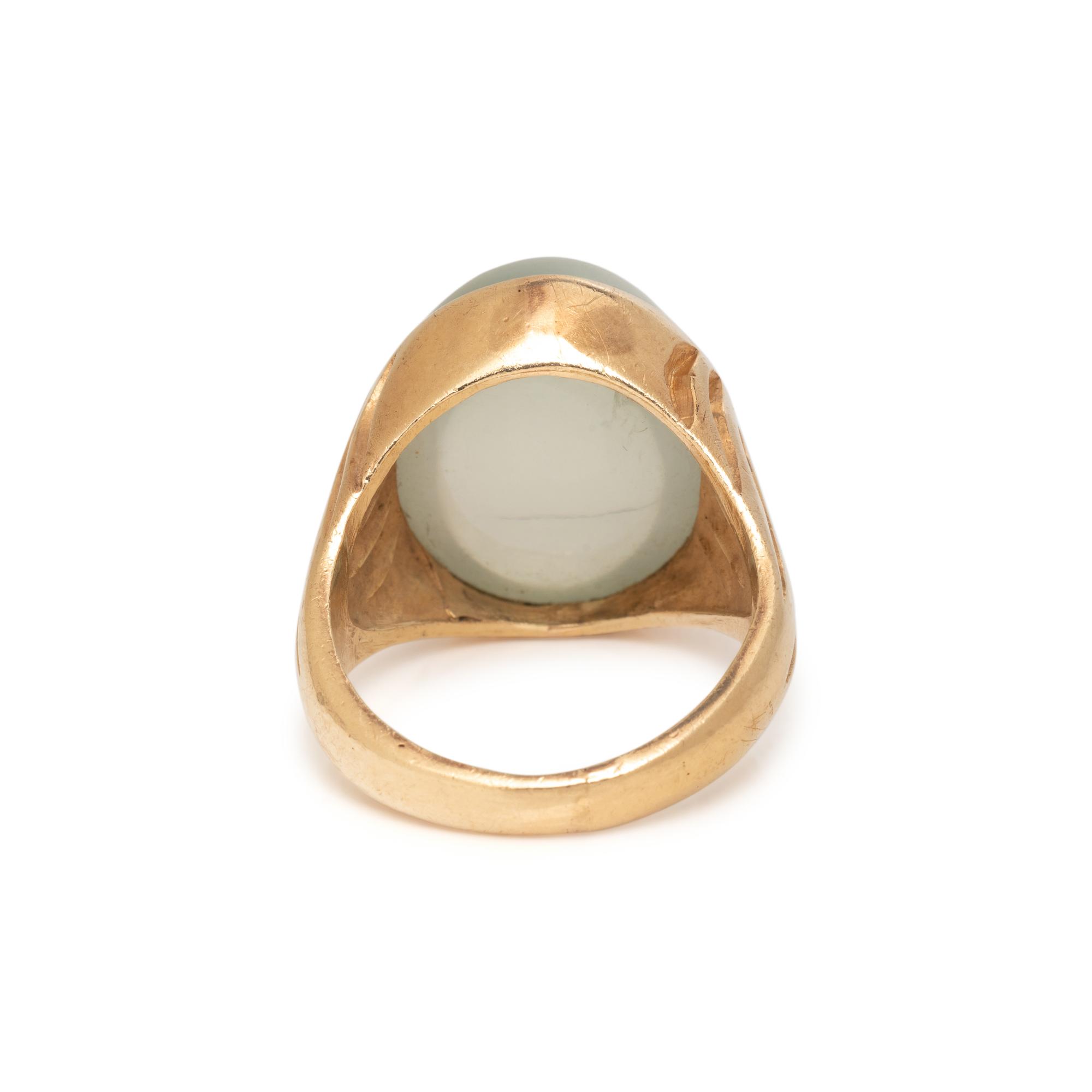 YELLOW GOLD AND MOONSTONE RING