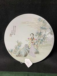 A pair of Chinese famille rose-decorated "meiren" circular plaques 粉彩美人瓷板一对 Late Qing/Republic period ?????