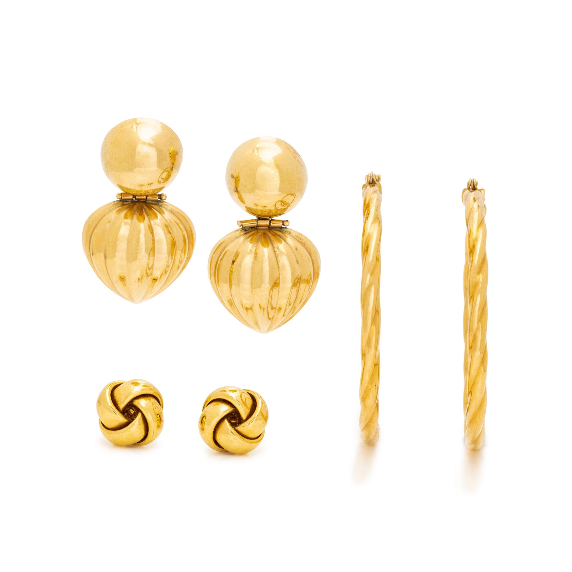 COLLECTION OF YELLOW GOLD EARRINGS