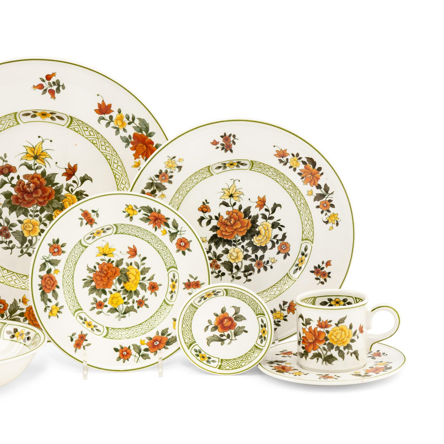 A Villeroy and Boch Porcelain Dinner Service