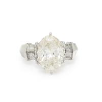 DIAMOND AND PLATINUM RING