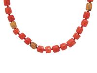 CORAL AND YELLOW GOLD BEAD NECKLACE