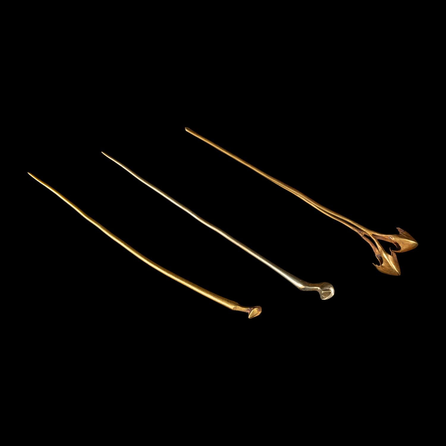Three Chinese Gold Hairpins, Tang-Ming Dynasty 唐-明 金並頭釵一支及一點油金簪兩支