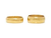 PAIR OF YELLOW GOLD BANDS