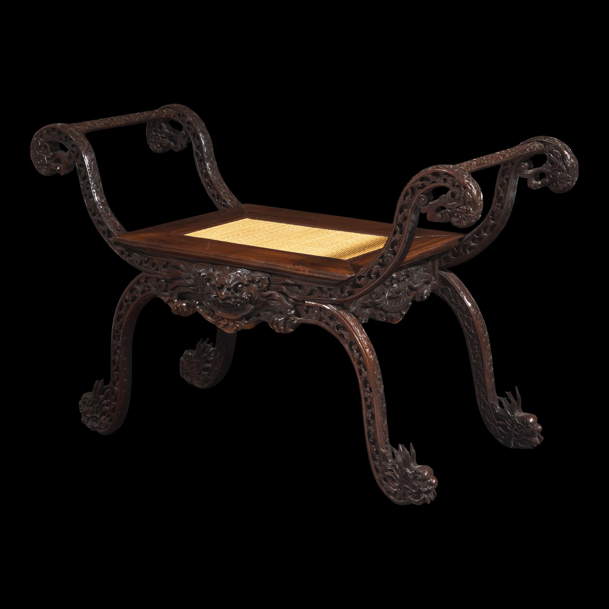 An Unusual Chinese Carved Hardwood Bench, 20th Century 二十世紀 硬木長椅