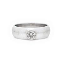 WHITE GOLD AND DIAMOND RING
