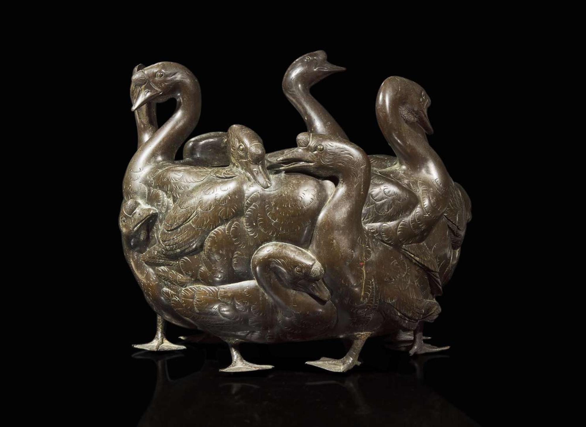 A large Japanese patinated bronze “Geese” jardinière, Meiji/Taisho period 銅加漆鵝形花盆 明治至大正