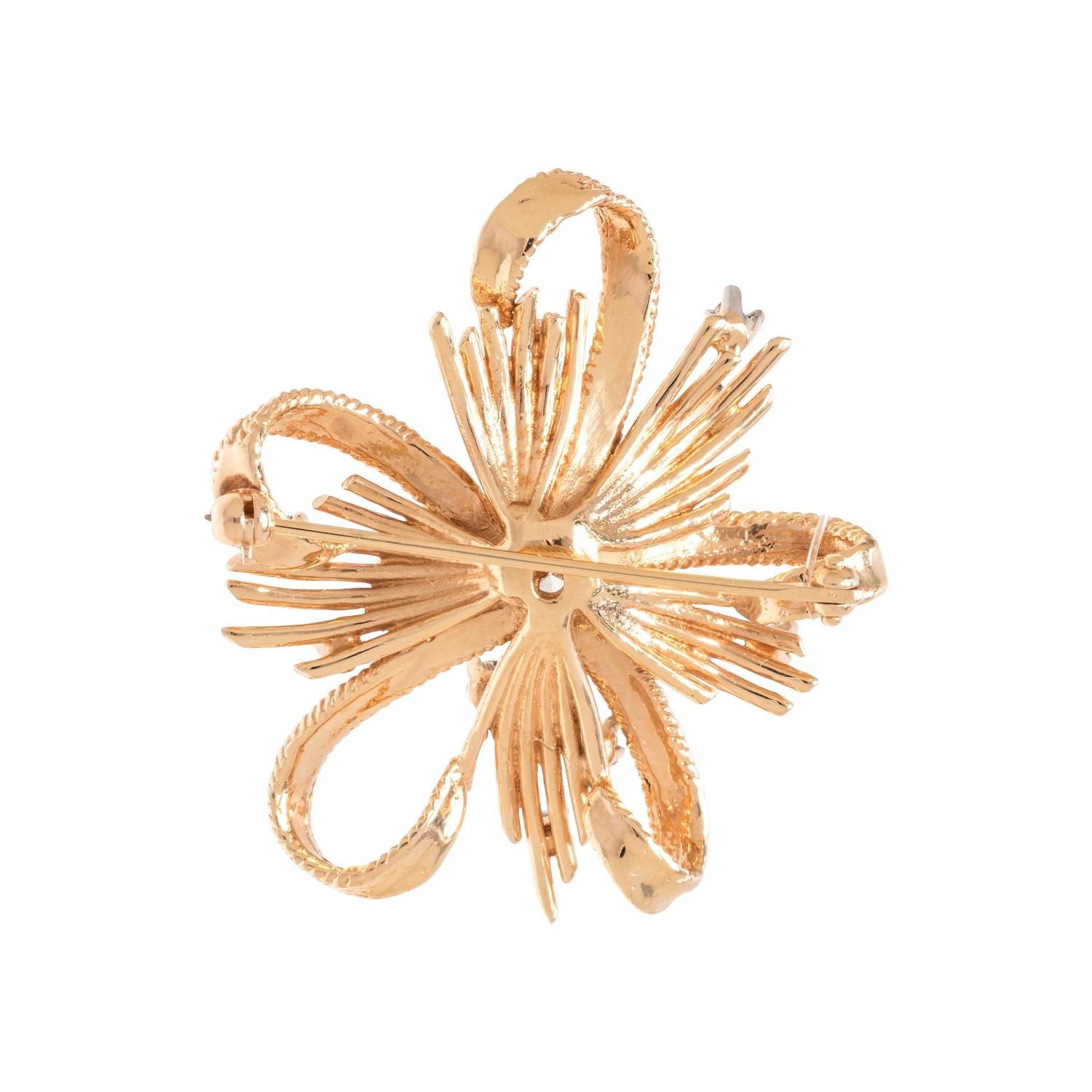 YELLOW GOLD AND DIAMOND BROOCH