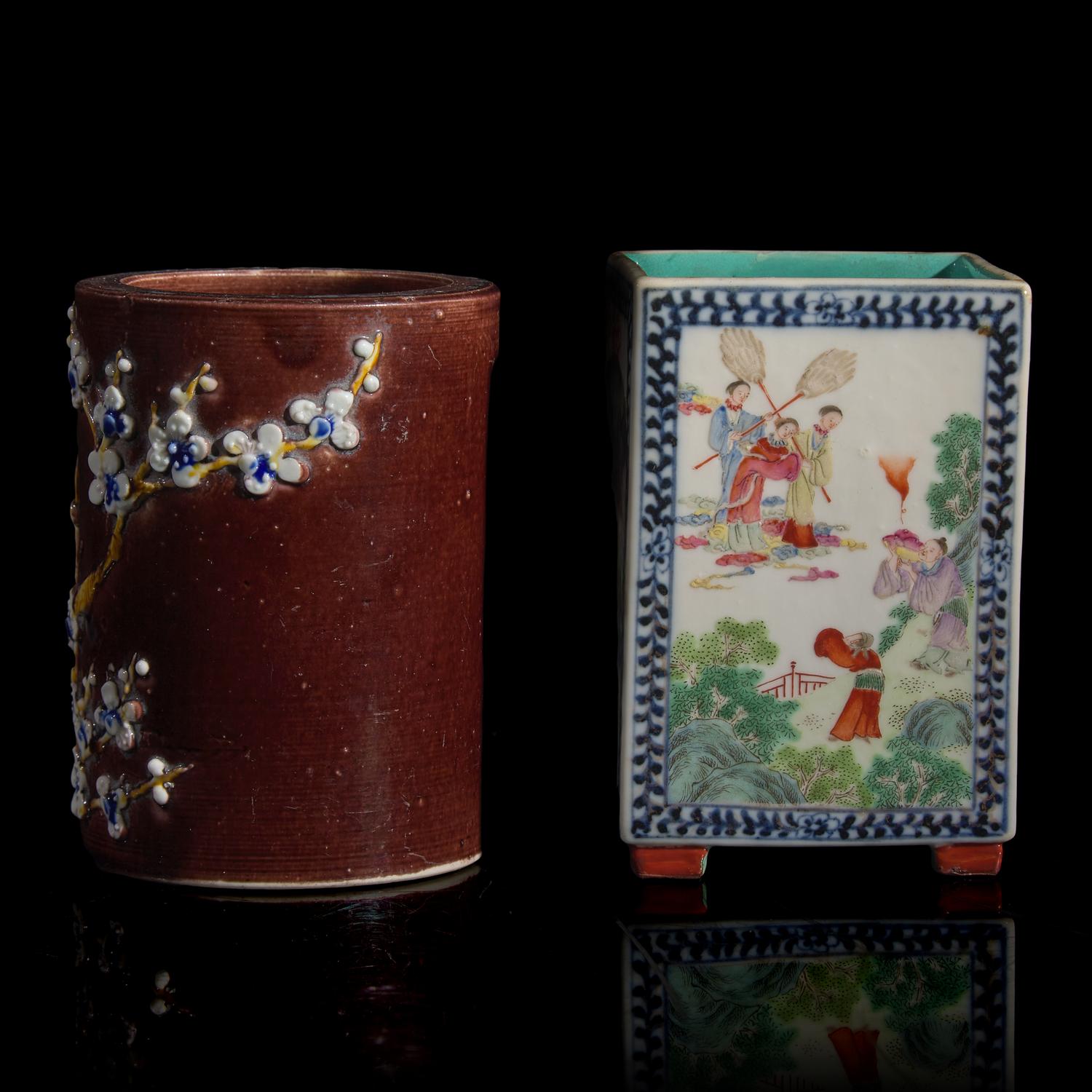 Two Chinese Porcelain Brushpots, Bitong, 19th/20th Century 晚清民國 瓷筆筒兩件