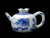 A Chinese Export Blue and White Porcelain Pomegranate-Form Teapot