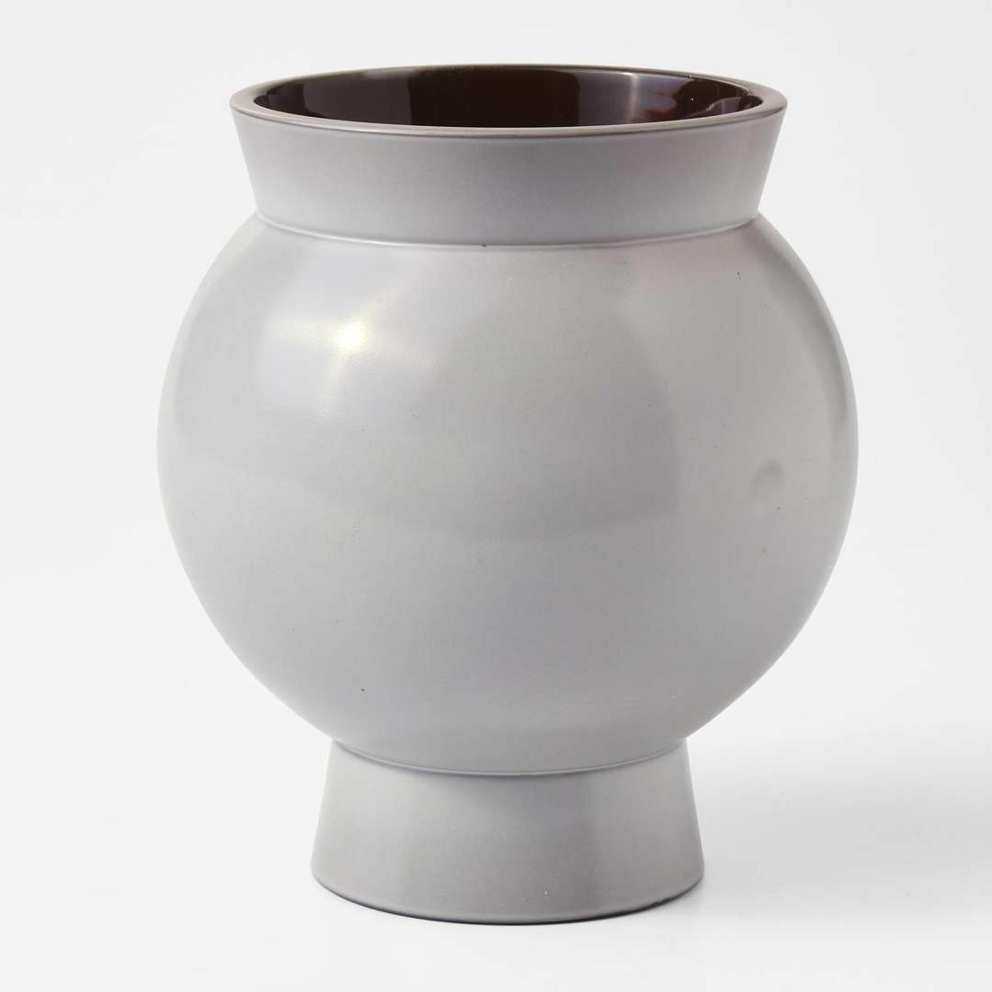 A Wedgwood Keith Murray (1882-1981) Designed Vase UK, 1930s