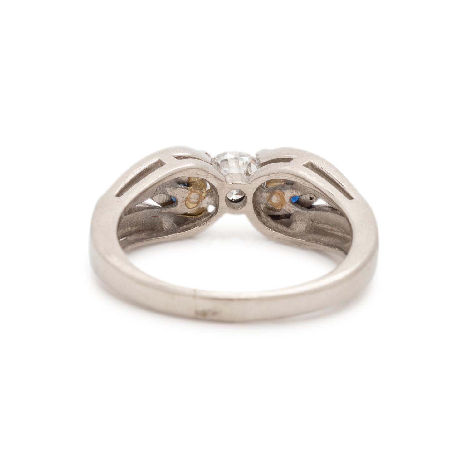 DIAMOND AND SAPPHIRE RING
