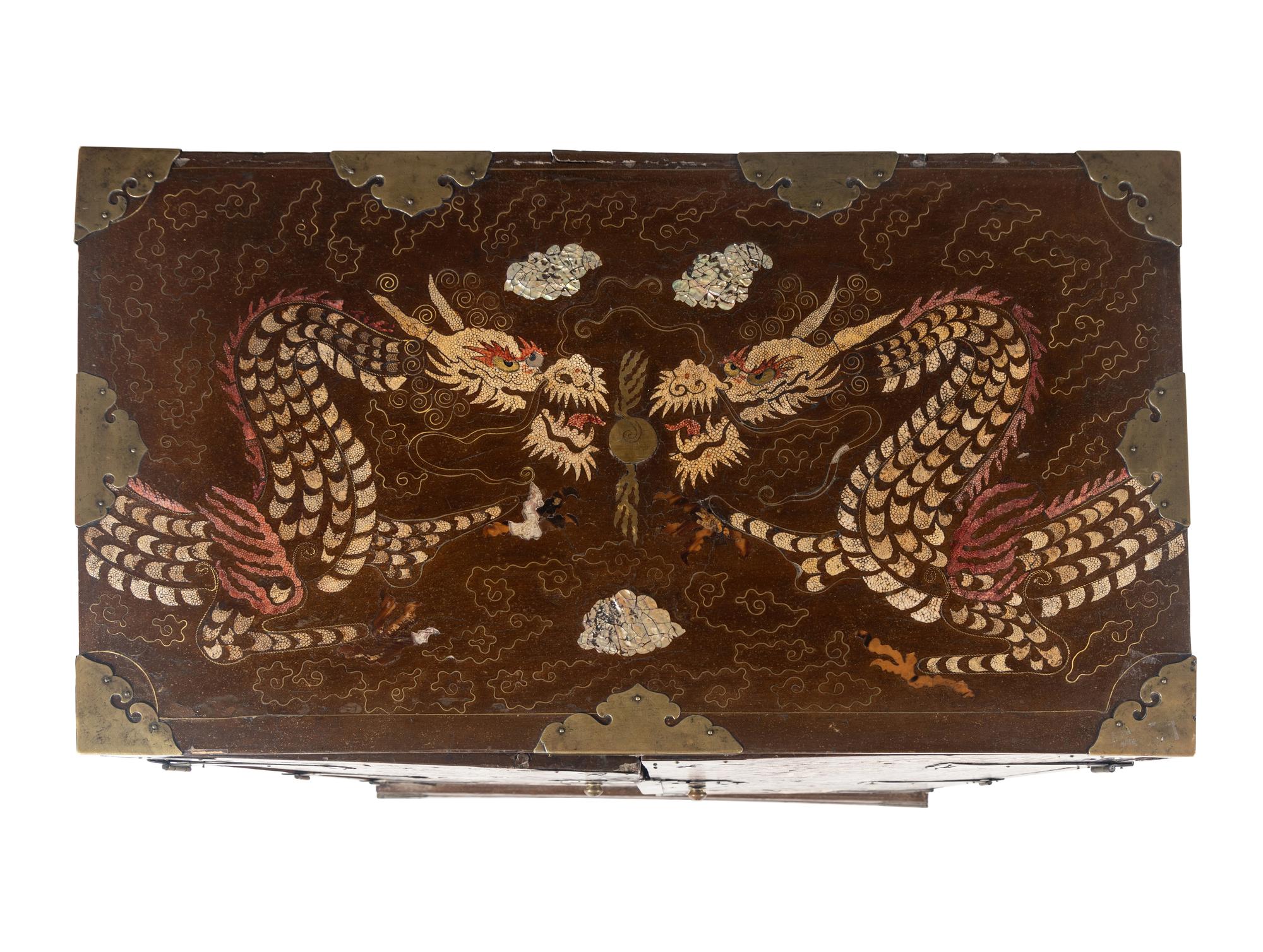 A Fine Korean Mother-of-Pearl, Shagreen, and Wire Inlaid Two-Door Chest, Joseon Period 李氏朝鮮 黑漆鑲螺鈿方角櫃