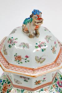 A Chinese Famille Rose Porcelain Octagonal Covered Vase — 19TH CENTURY
